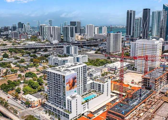 Beautiful Unit In Downtown Miami With Free Parking